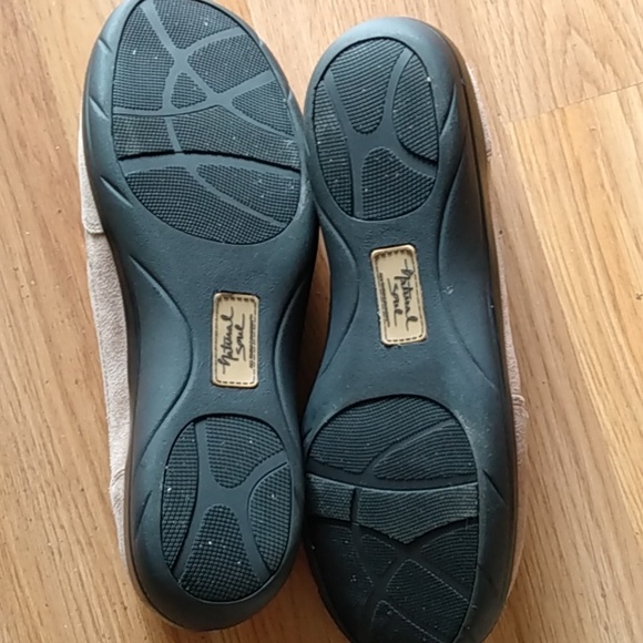 Shoes - Picture 4 of 5